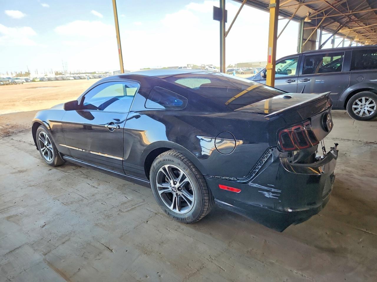 2014 Ford Mustang - zdjęcie 2