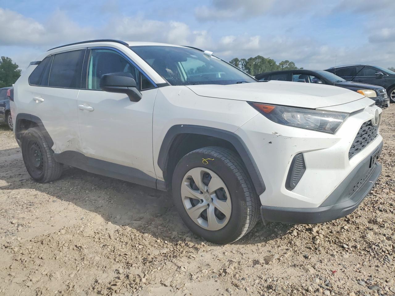 2020 Toyota Rav4 Le - zdjęcie 4