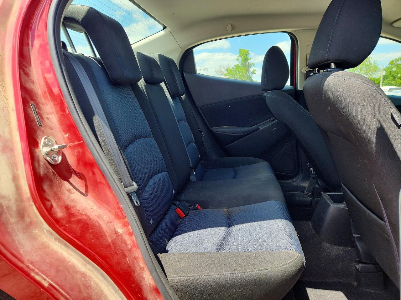 2018 Toyota Yaris Ia Base - zdjęcie 10