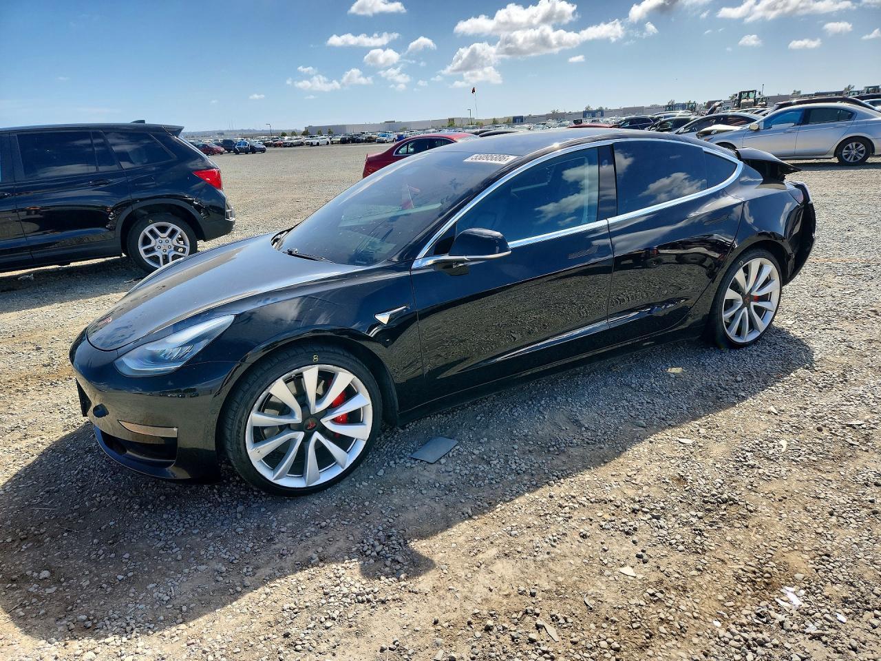 2019 Tesla Model 3 - zdjęcie główne
