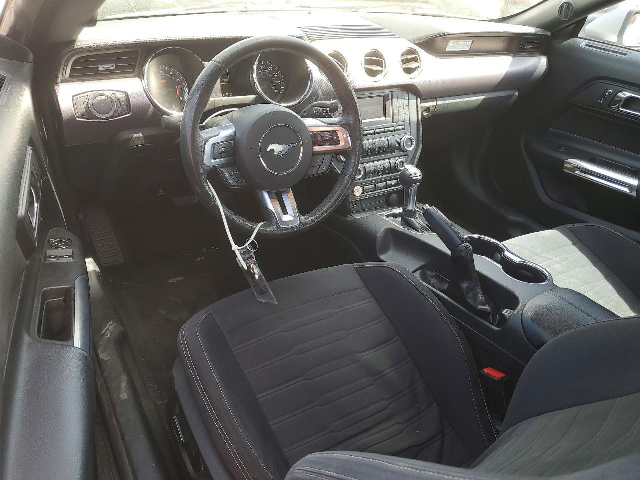 2015 Ford Mustang - zdjęcie 8
