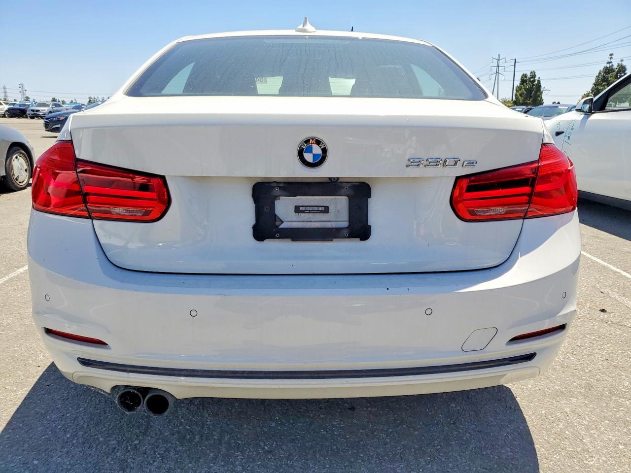 2017 BMW 330E - zdjęcie 6