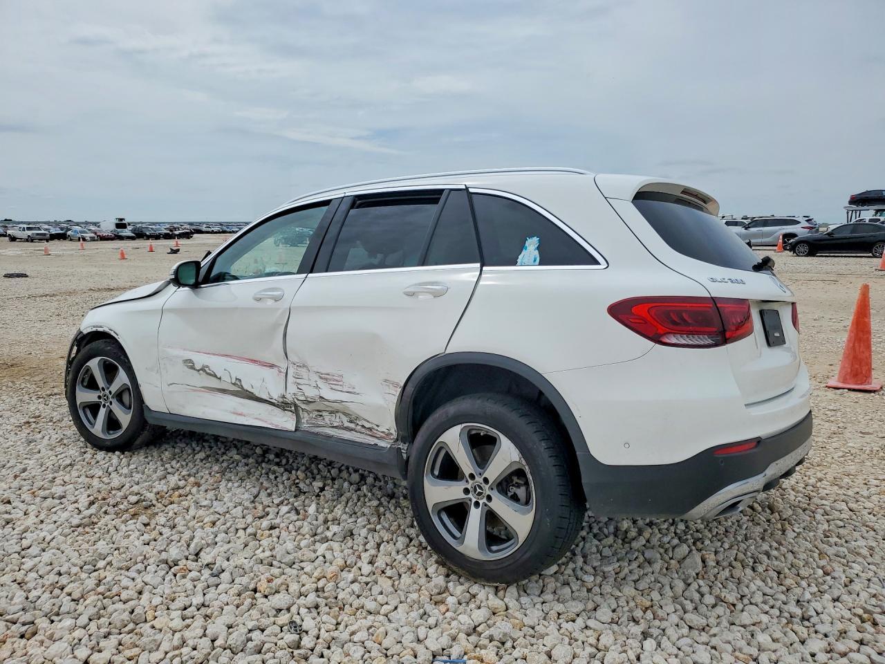 2022 Mercedes-Benz Glc 300 4Matic - zdjęcie 2