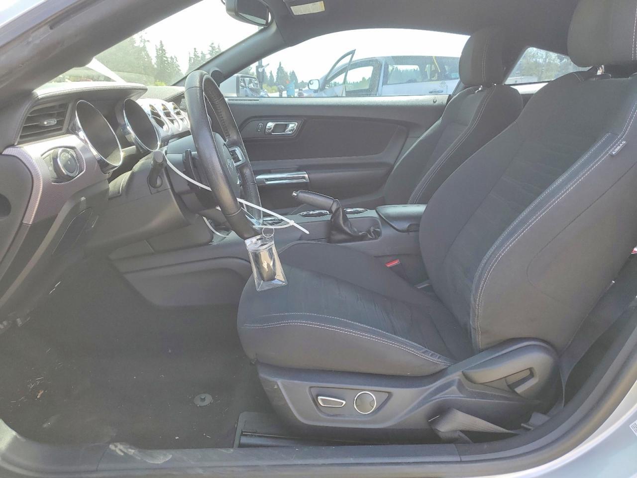 2015 Ford Mustang - zdjęcie 7
