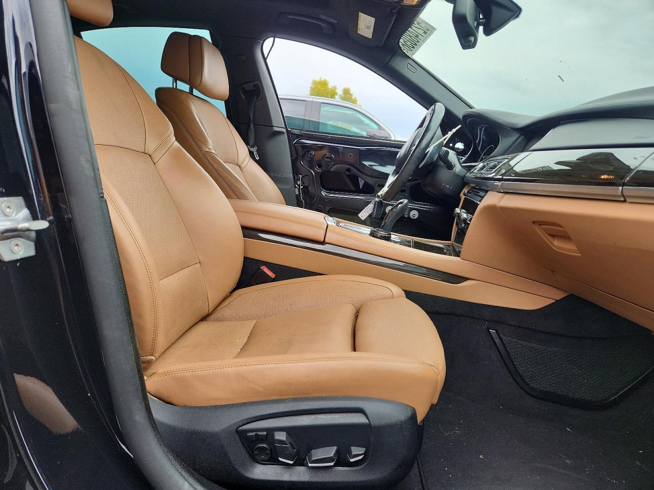 2015 BMW 750 Xi - zdjęcie 7
