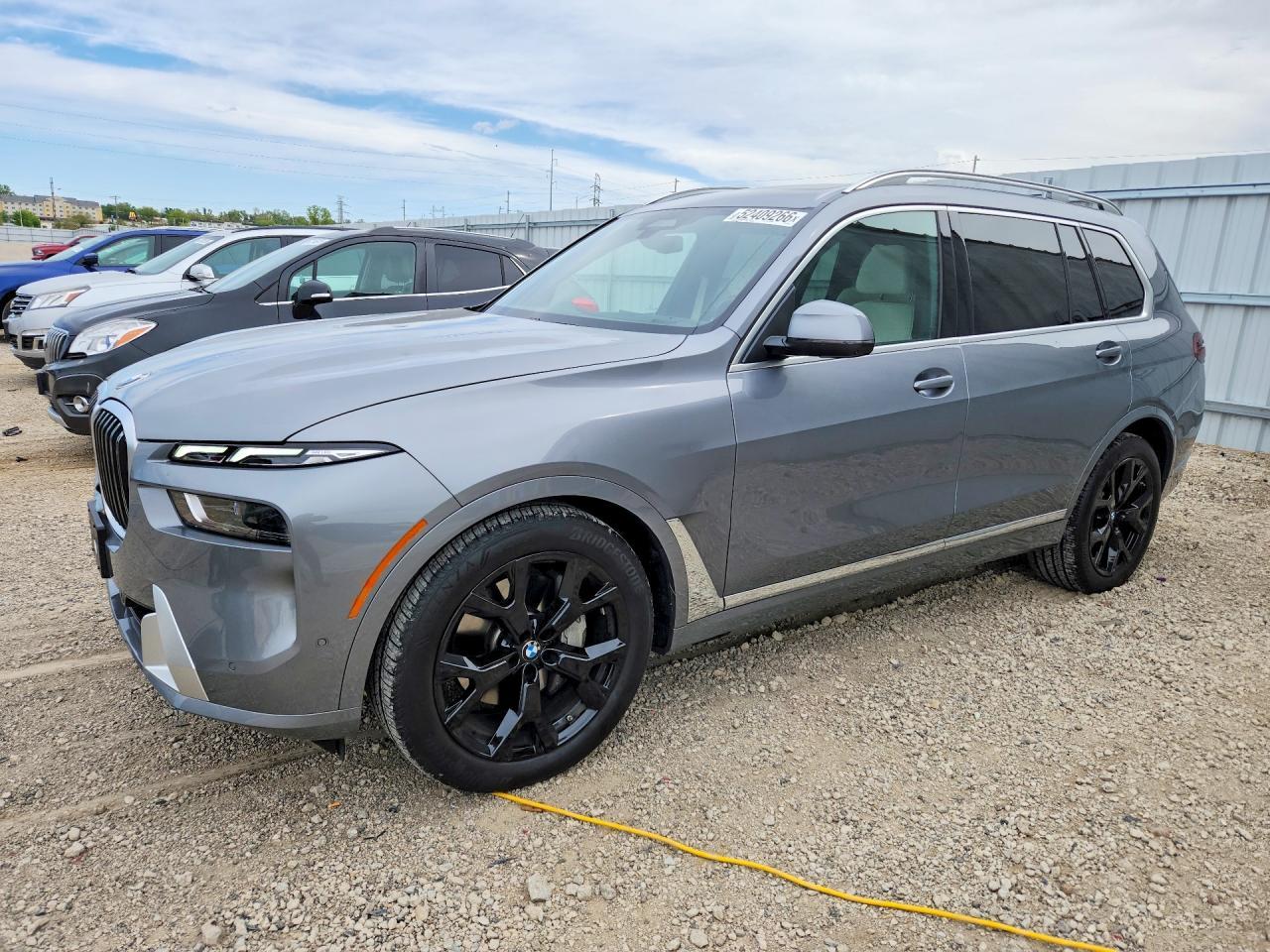 2025 BMW X7 xDrive40I - zdjęcie główne