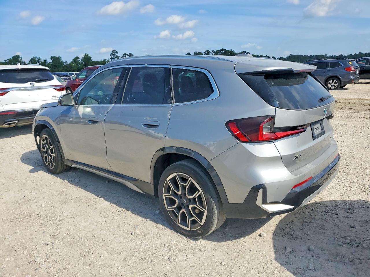 2025 BMW X1 xDrive28I - zdjęcie 2
