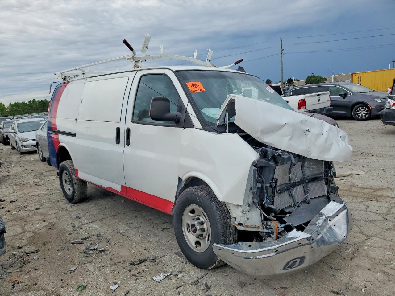 GMC Savana - zdjęcie 4