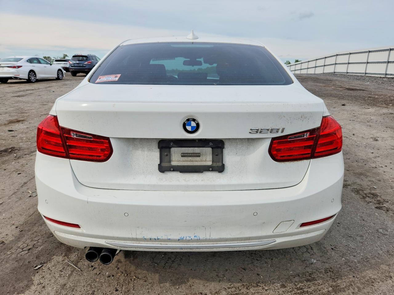 2015 BMW 328 I - zdjęcie 6