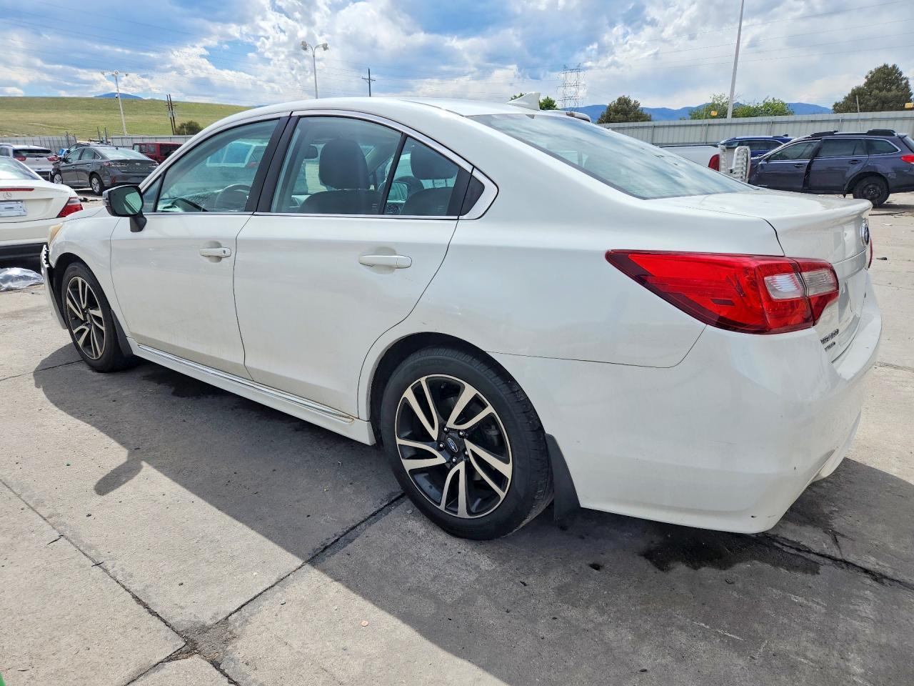 2017 Subaru Legacy Sport - zdjęcie 2