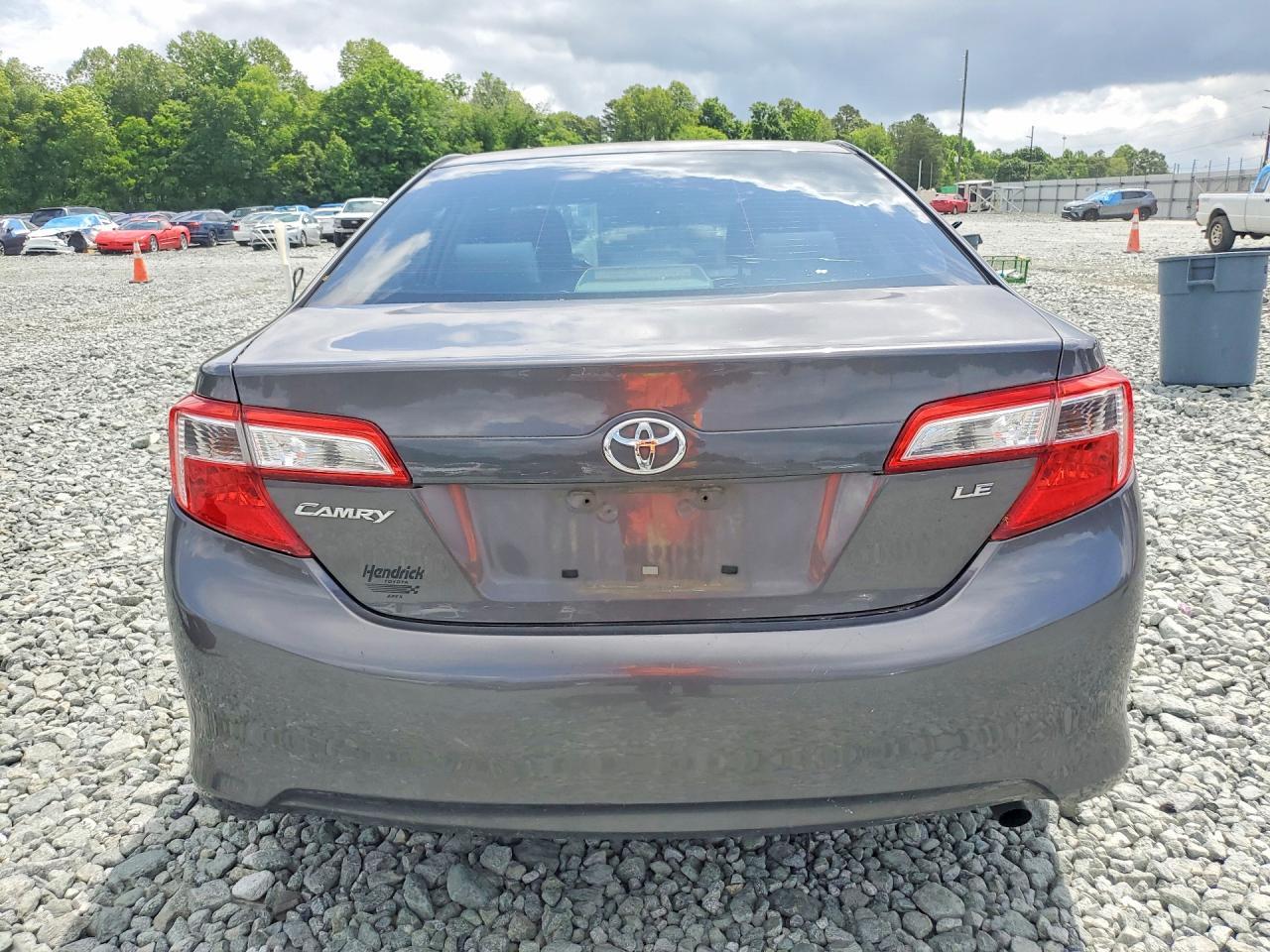 2013 Toyota Camry Le - zdjęcie 6