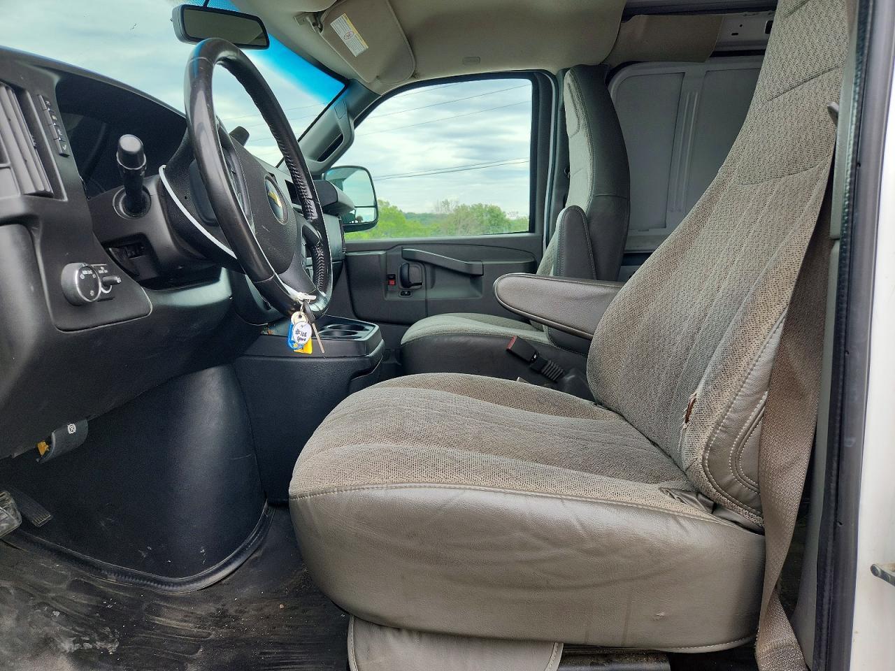 2020 Chevrolet Express G2500 - zdjęcie 7