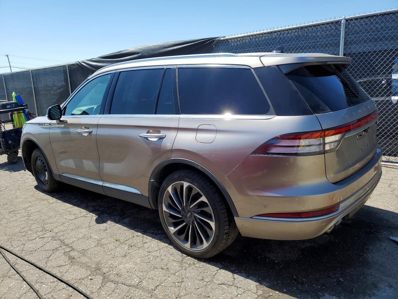 2021 Lincoln Aviator Reserve - zdjęcie 2