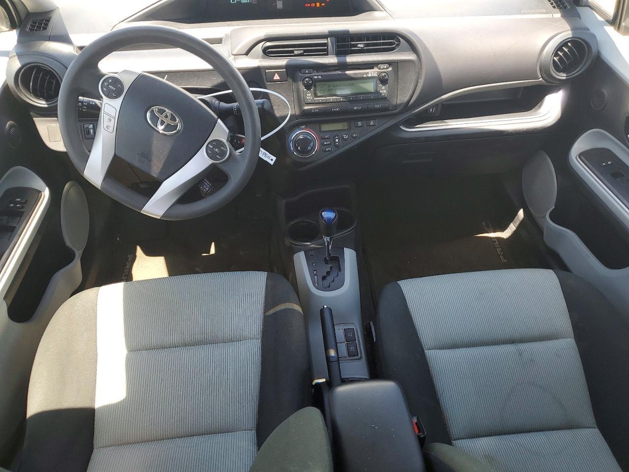 2014 Toyota Prius C Two - zdjęcie 8