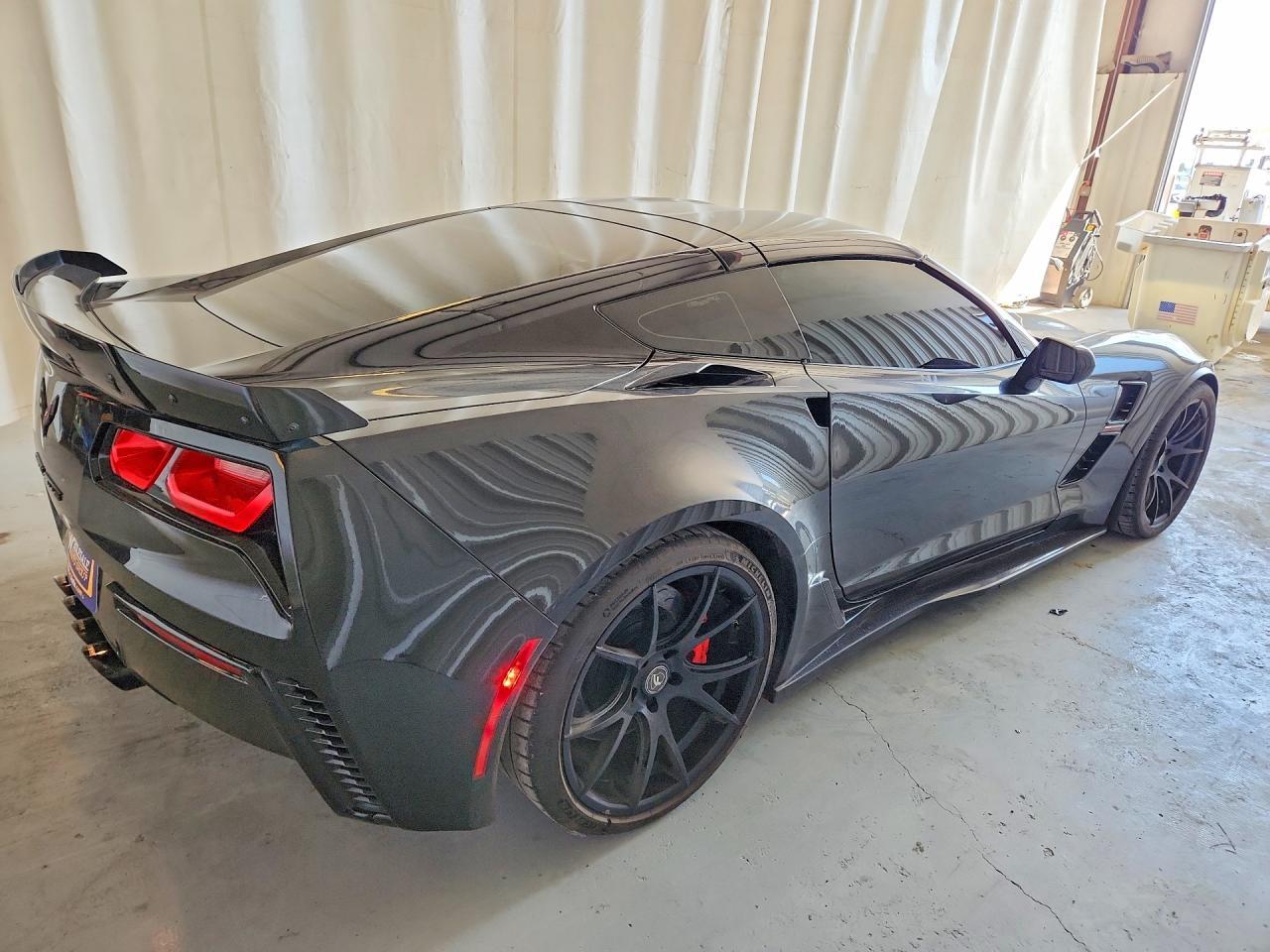 Chevrolet Corvette - zdjęcie 3