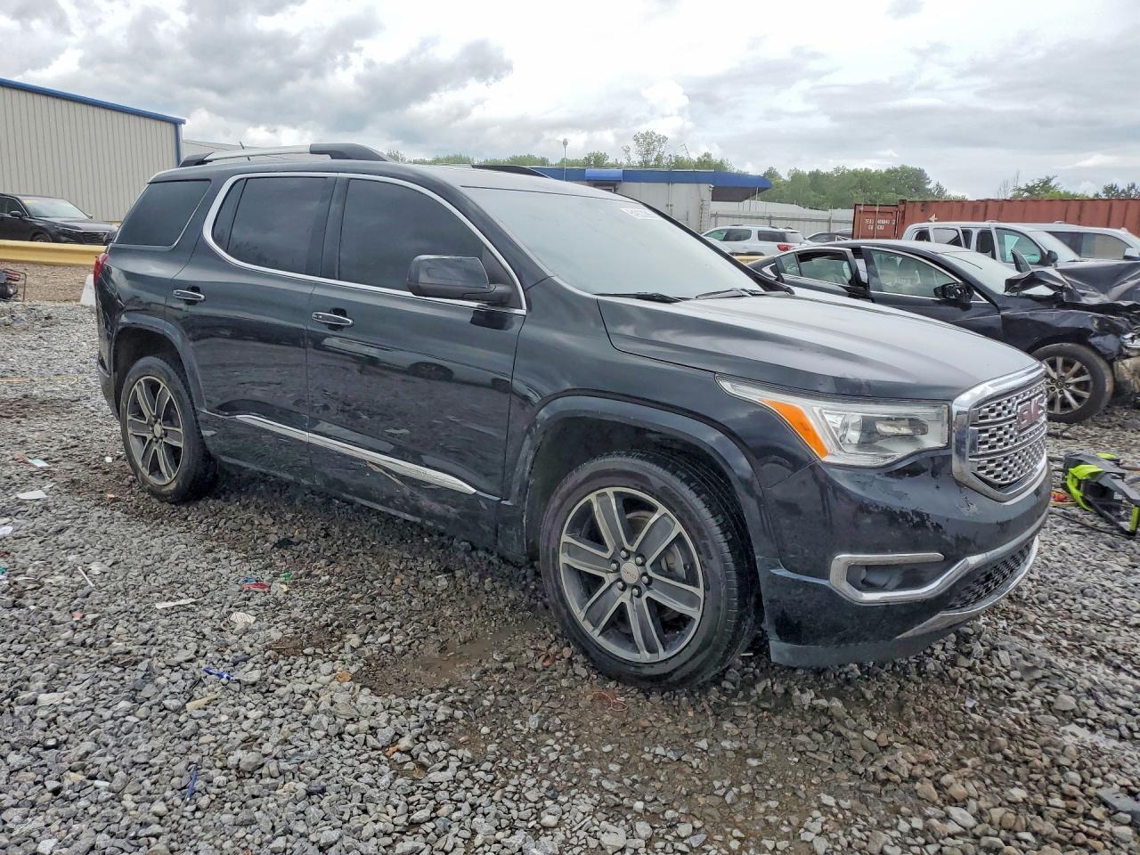 2018 GMC Acadia Denali - zdjęcie 4