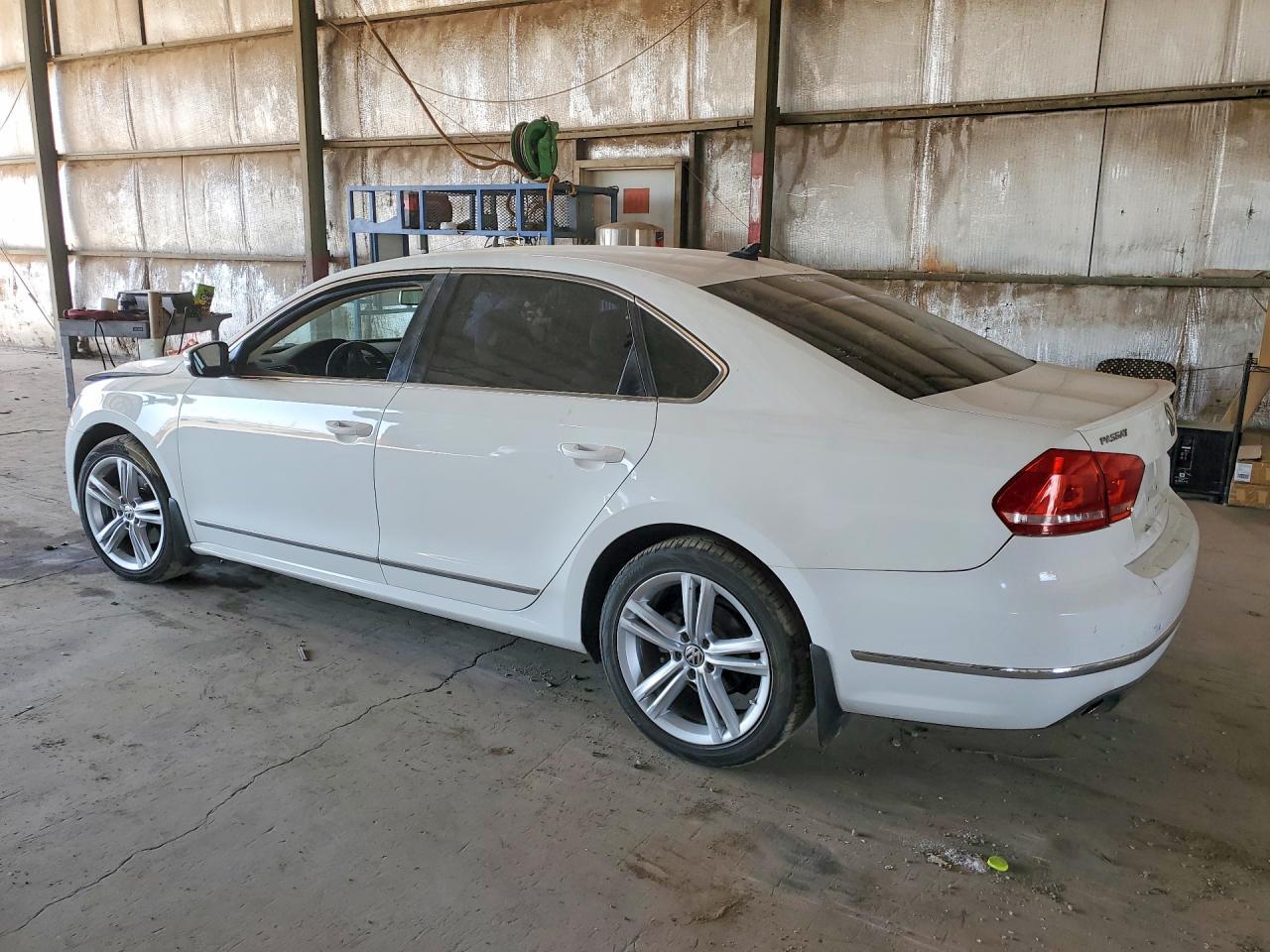 2013 Volkswagen Passat Sel - zdjęcie 2
