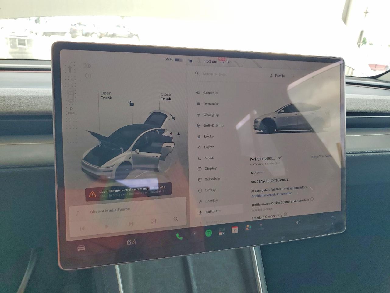2026 Tesla Model Y - zdjęcie 9