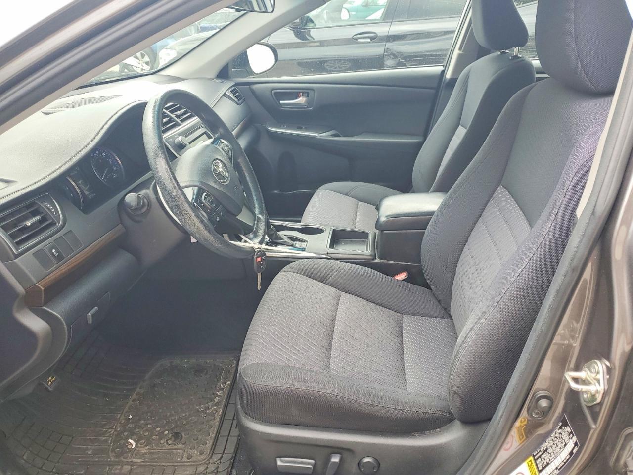 2016 Toyota Camry Le - zdjęcie 7