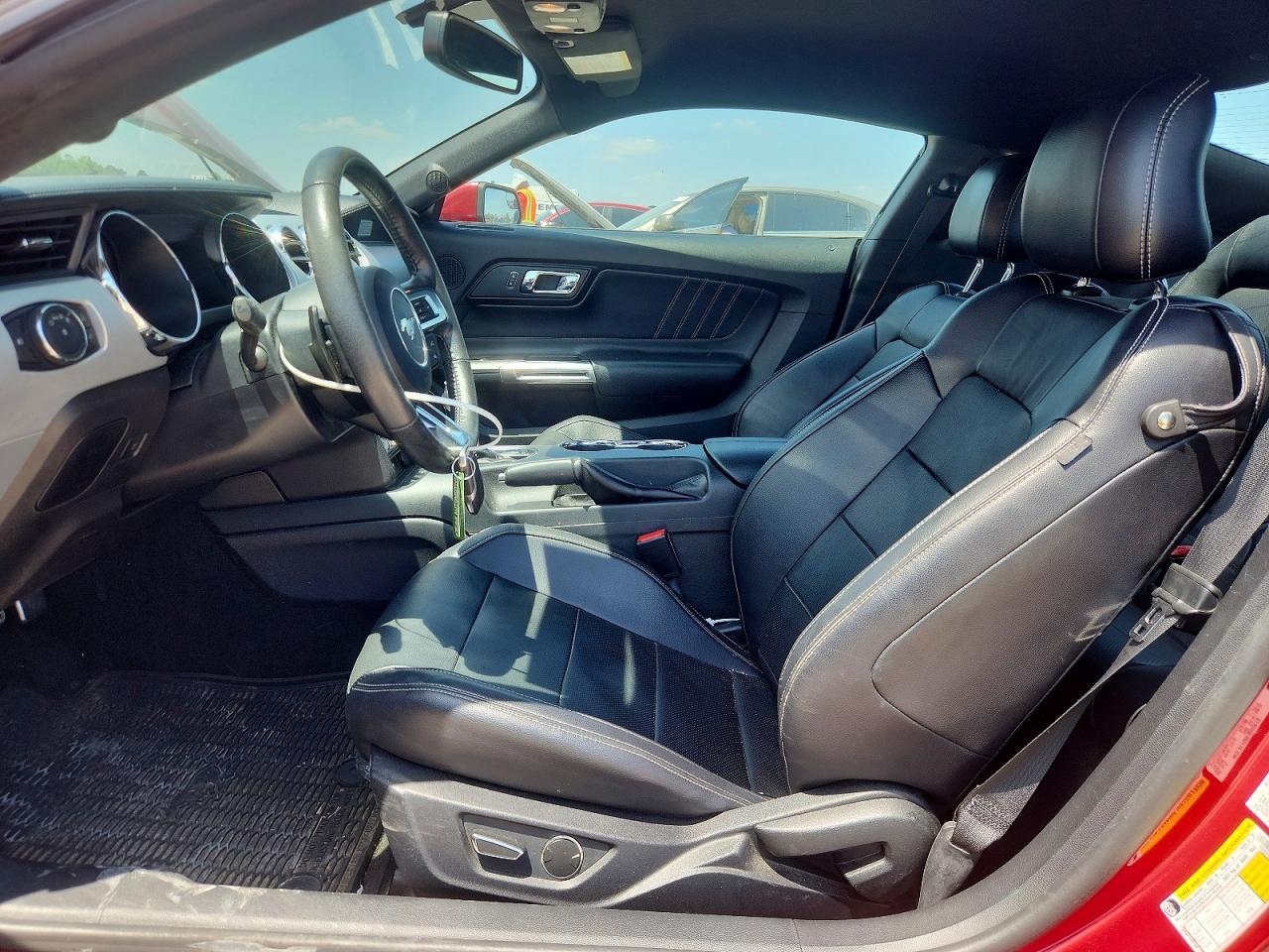 2017 Ford Mustang - zdjęcie 7