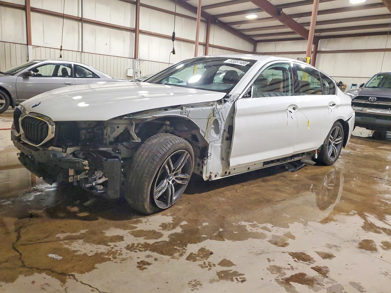 2022 BMW 530 Xi - zdjęcie główne