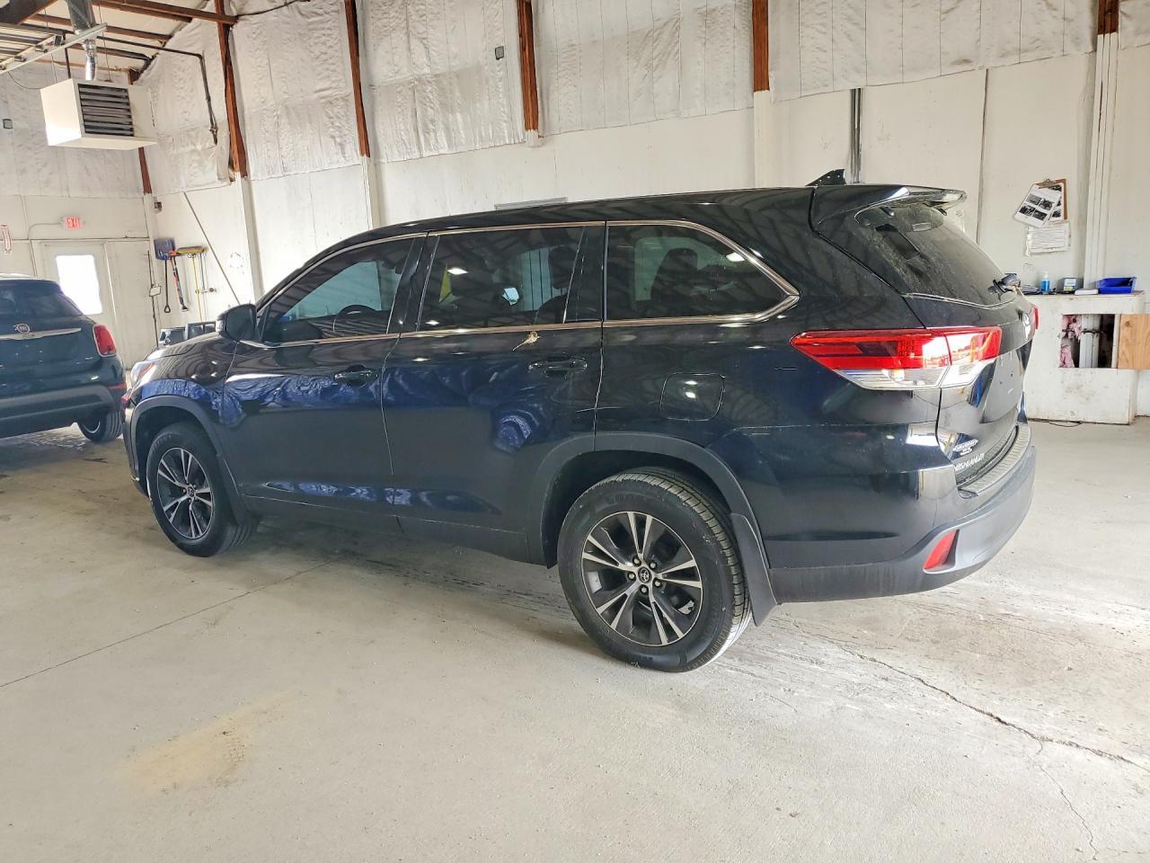 2018 Toyota Highlander Le Plus - zdjęcie 2
