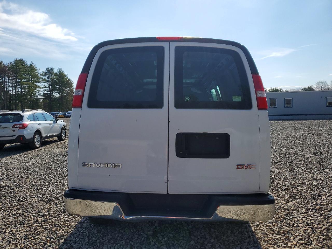 2018 GMC Savana G2500 - zdjęcie 6