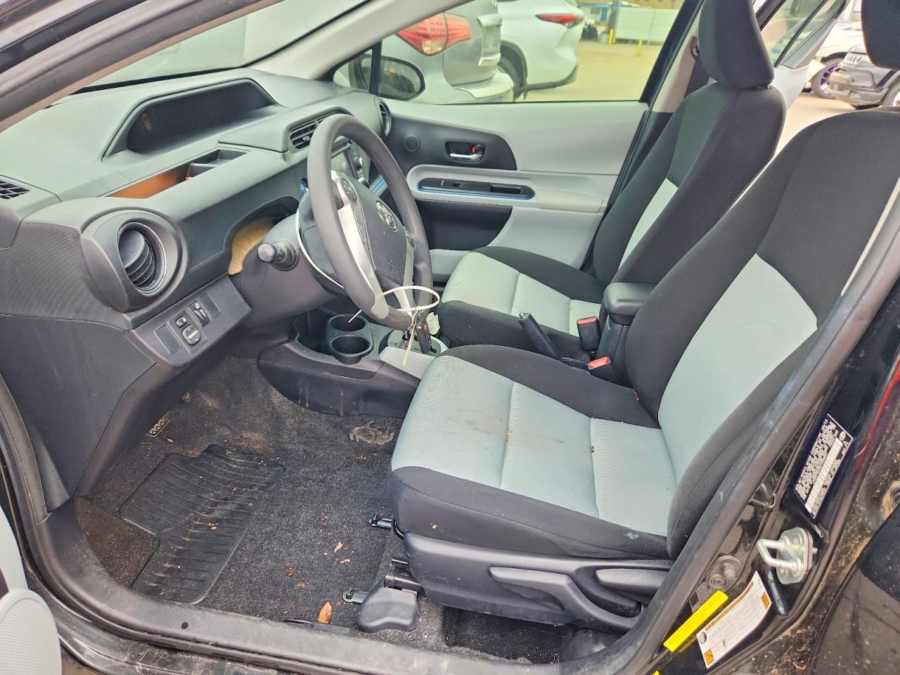 2013 Toyota Prius C Three - zdjęcie 7