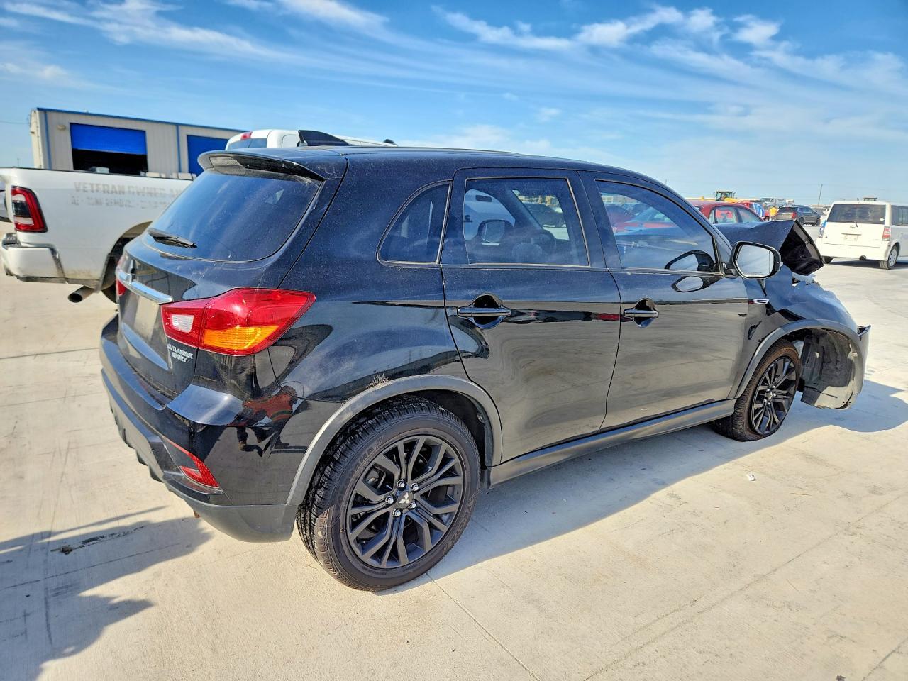 2019 Mitsubishi Outlander Sport Es - zdjęcie 3
