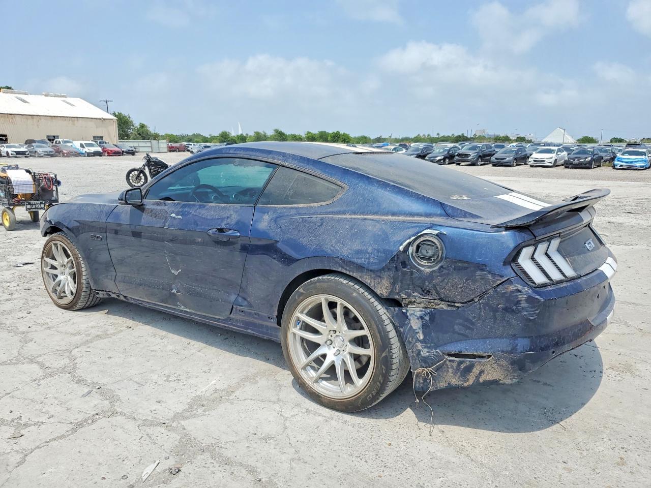 2019 Ford Mustang Gt - zdjęcie 2