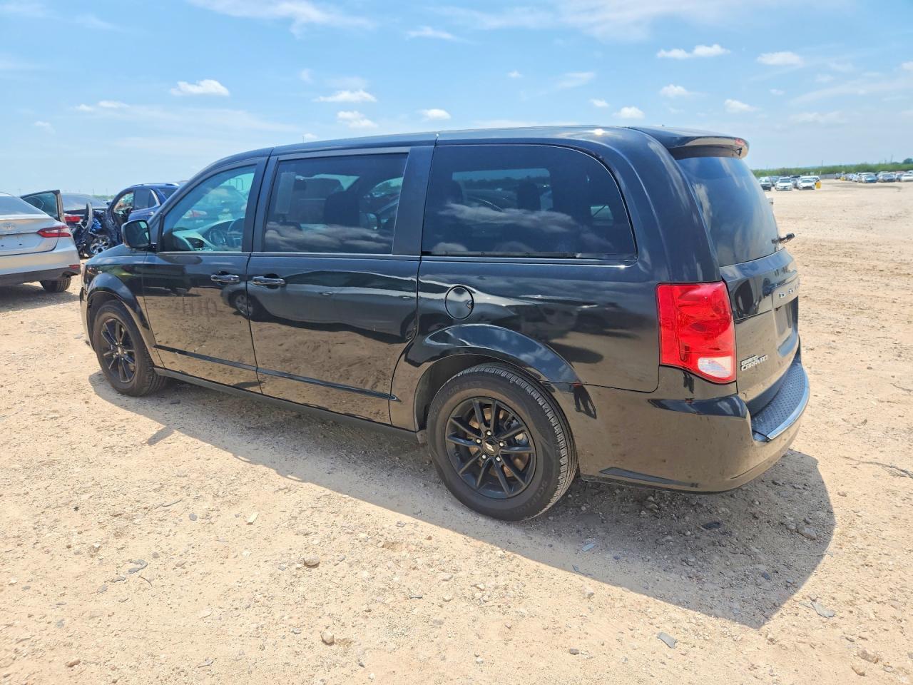 2019 Dodge Grand Caravan Gt - zdjęcie 2