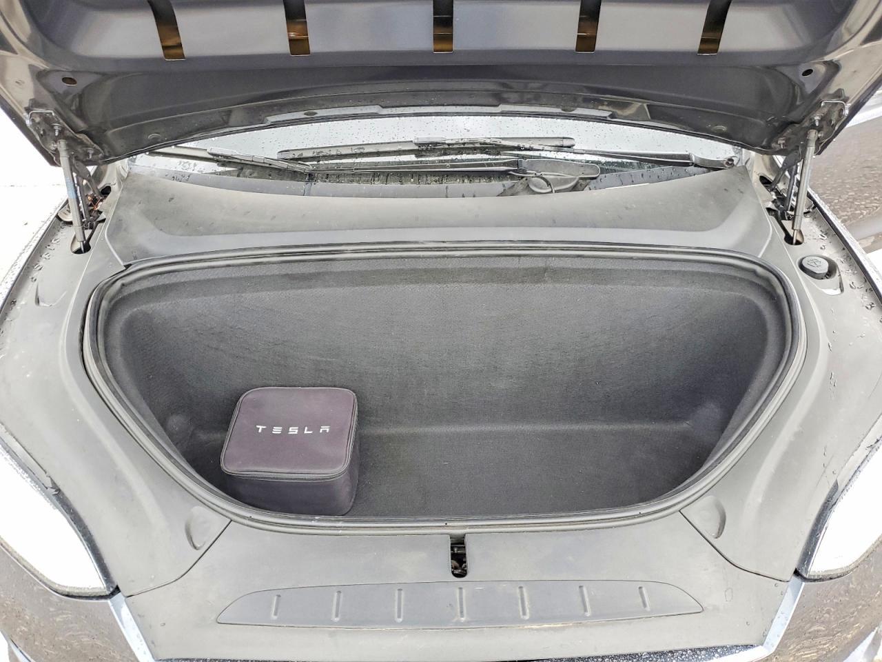 2021 Tesla Model X - zdjęcie 12