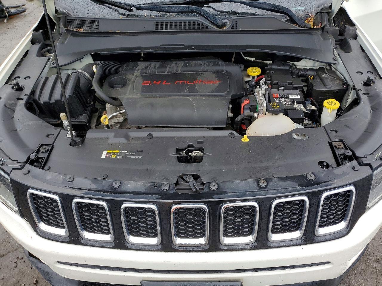 2017 Jeep Compass Latitude - zdjęcie 12