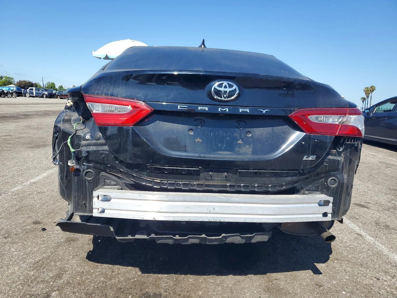 2019 Toyota Camry Le - zdjęcie 6