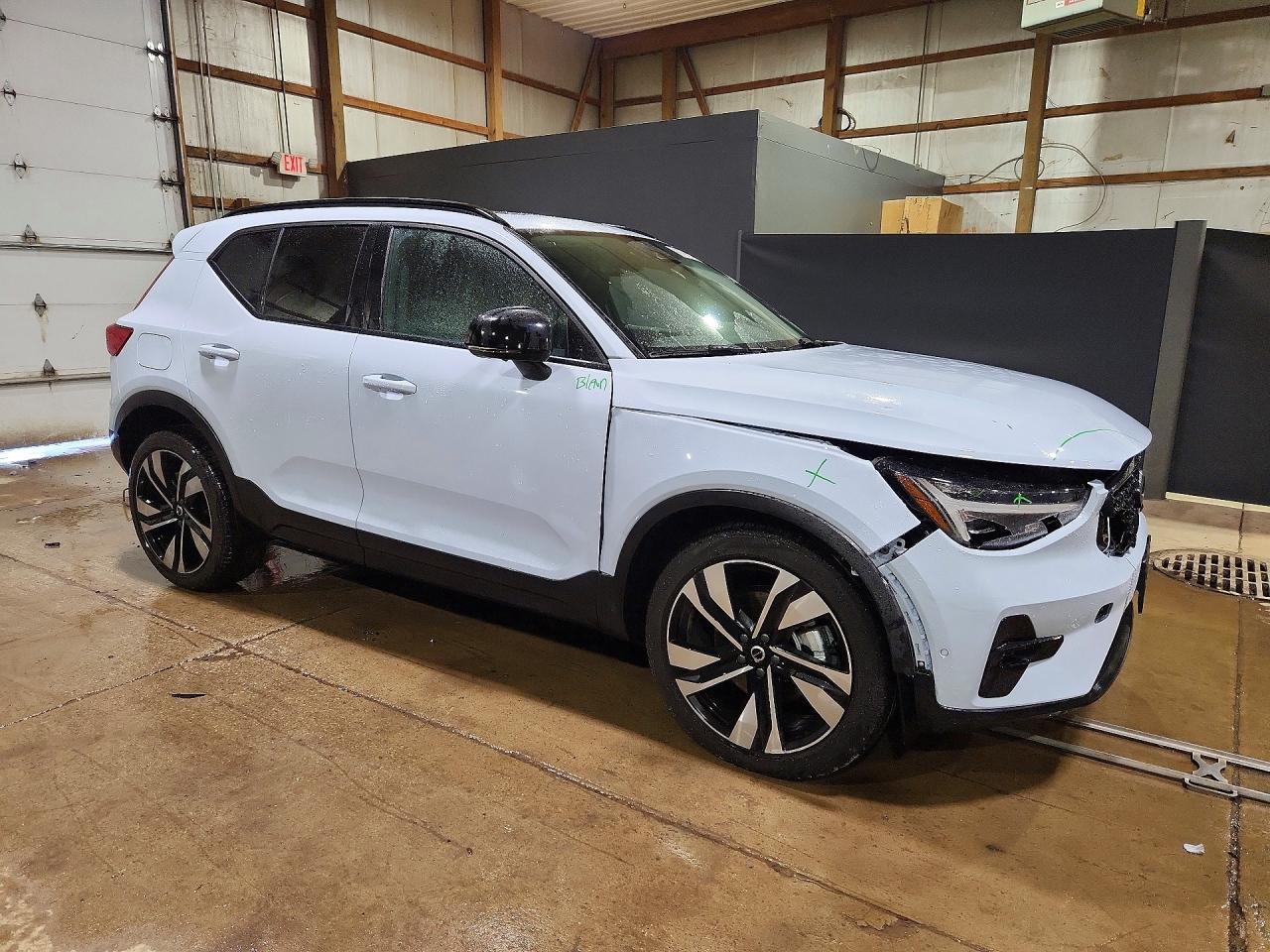 2026 Volvo Xc40 Plus - zdjęcie 4