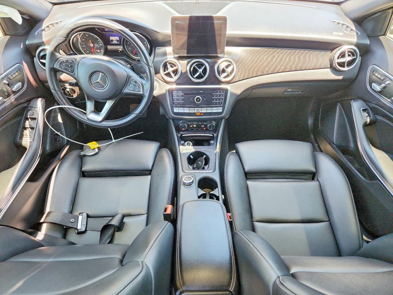 2019 Mercedes-Benz Gla 250 4Matic - zdjęcie 8