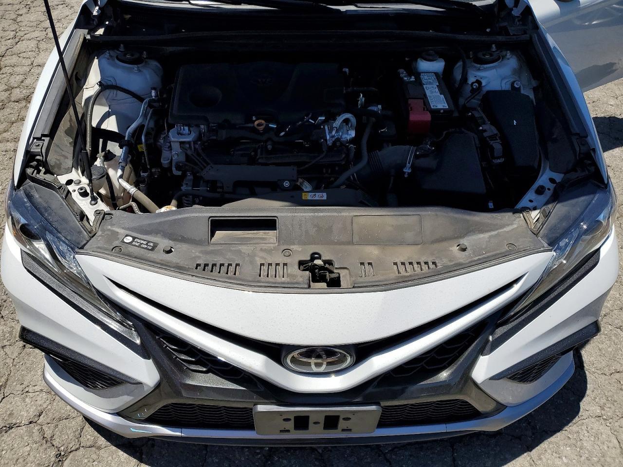 2022 Toyota Camry Xse - zdjęcie 11