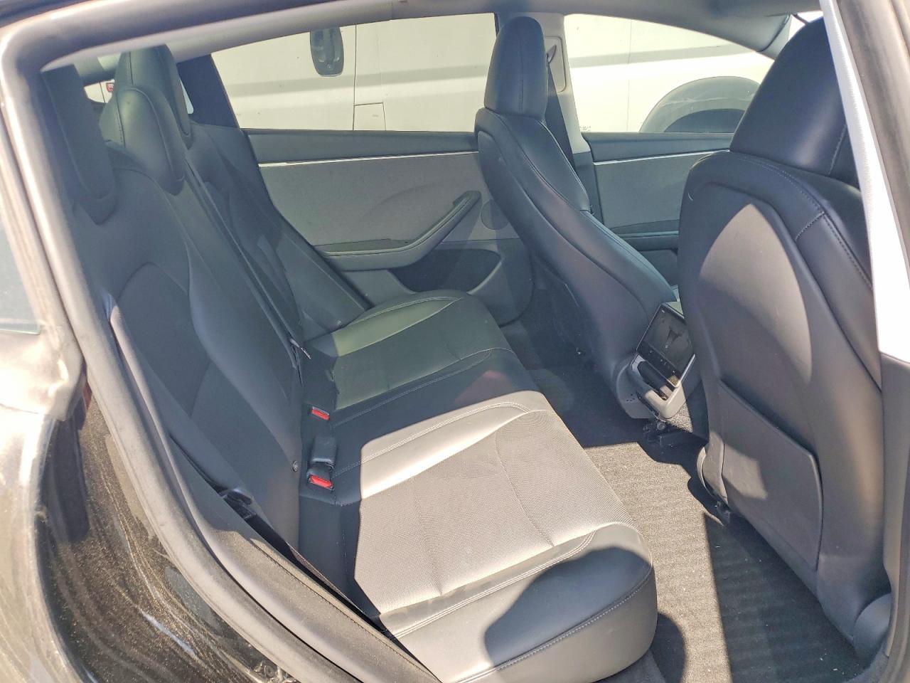 2024 Tesla Model 3 - zdjęcie 10