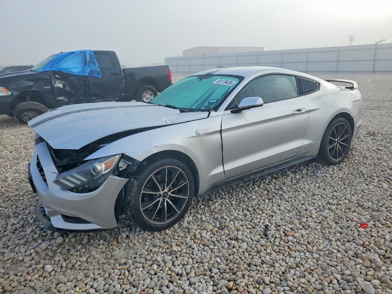 2016 Ford Mustang - zdjęcie główne