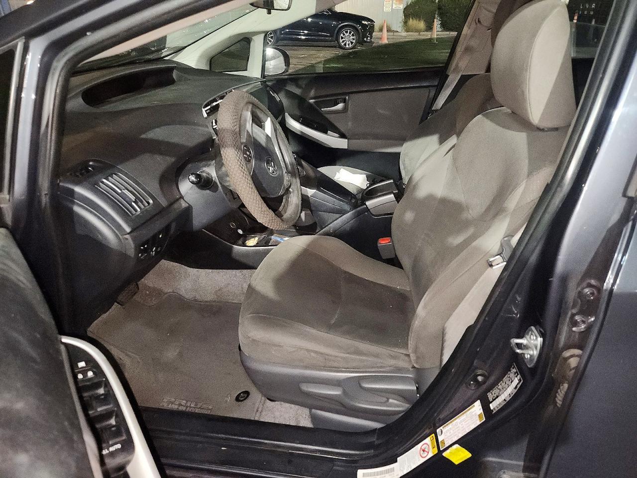 2015 Toyota Prius Plug-In Hybrid Base - zdjęcie 7