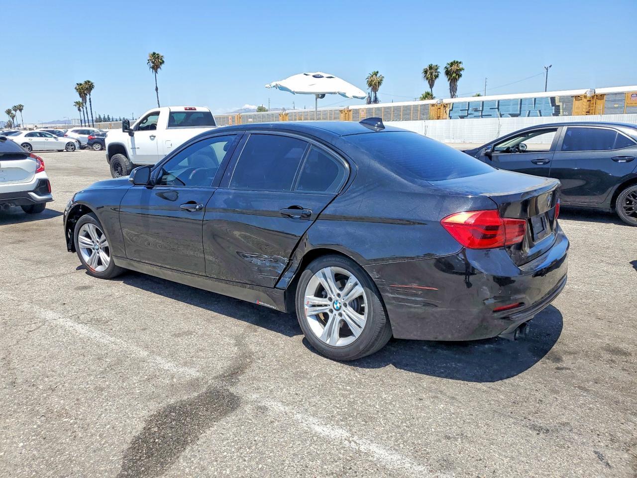2017 BMW 330 I - zdjęcie 2