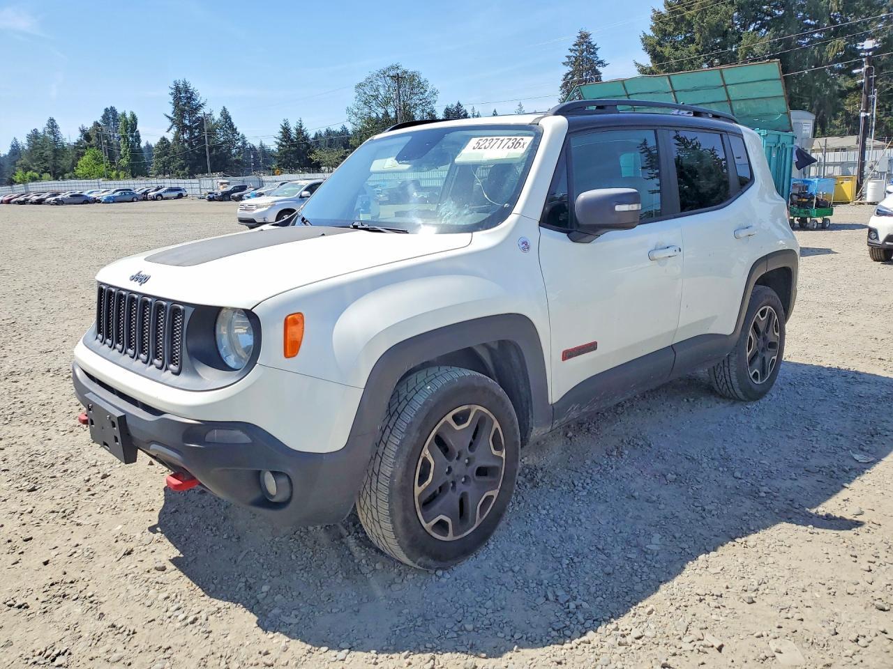 2016 Jeep Renegade Trailhawk - zdjęcie główne