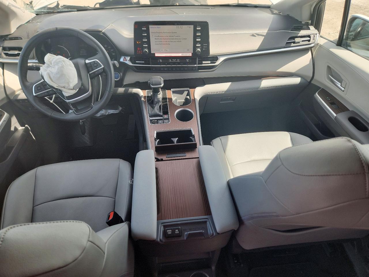 2024 Toyota Sienna Xle - zdjęcie 8