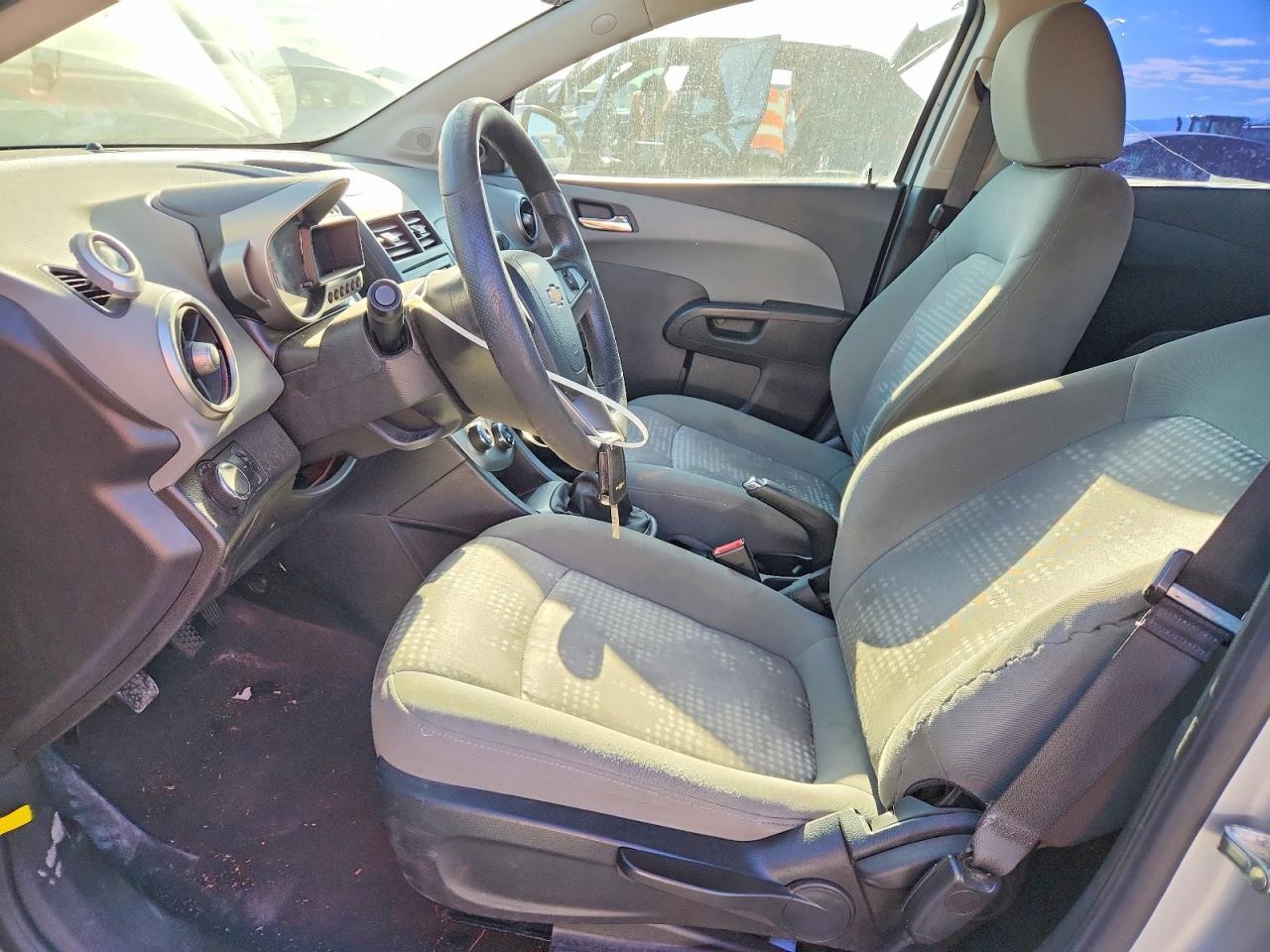 2014 Chevrolet Sonic Ls - zdjęcie 7