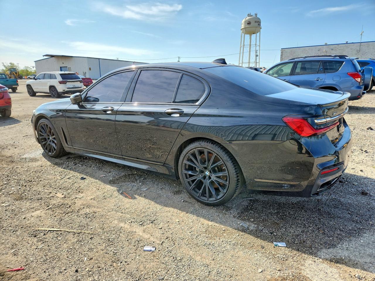 2020 BMW 750 Xi - zdjęcie 2