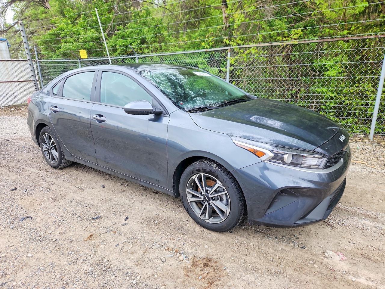 2023 Kia Forte Lxs - zdjęcie 4