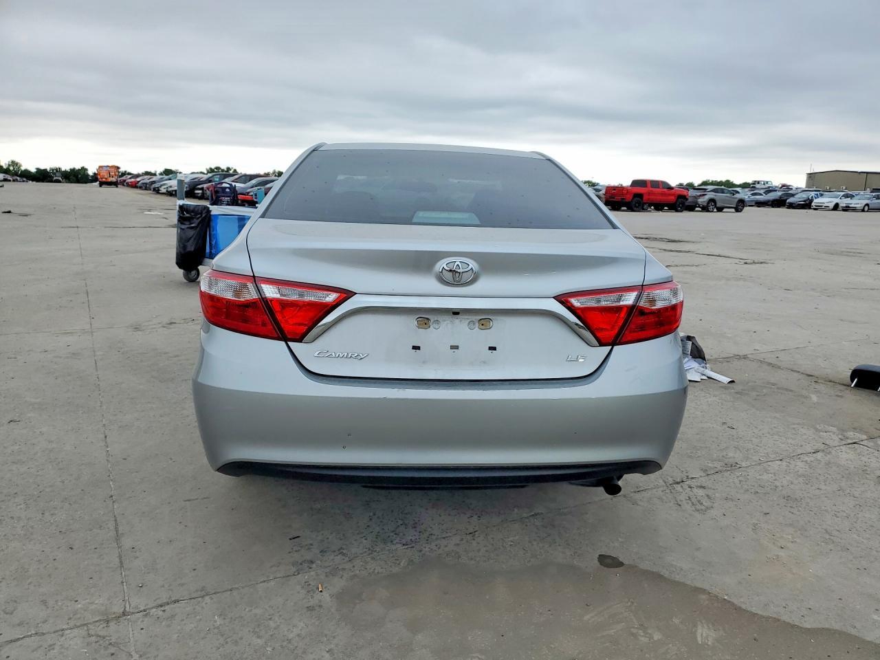 2015 Toyota Camry Le - zdjęcie 6