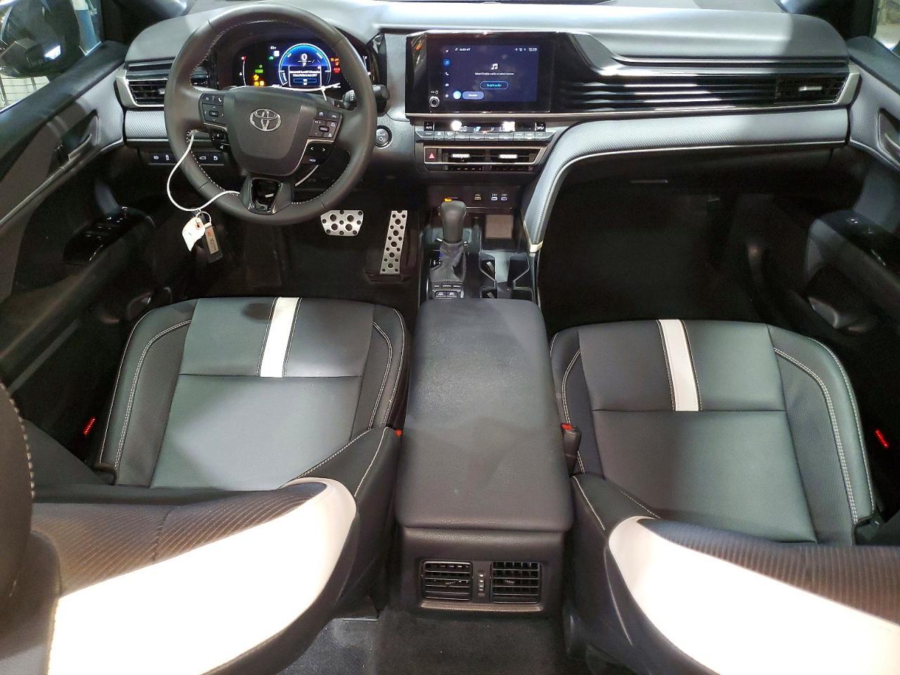 2026 Toyota Camry Se - zdjęcie 8