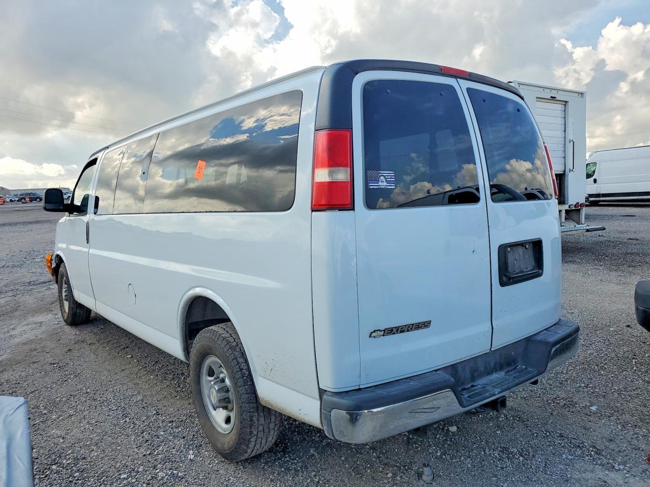2018 Chevrolet Express G3500 Lt - zdjęcie 2