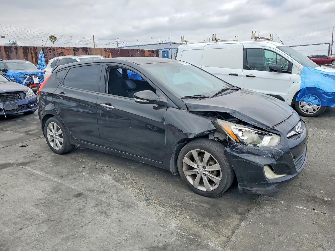 2013 Hyundai Accent Se - zdjęcie 4